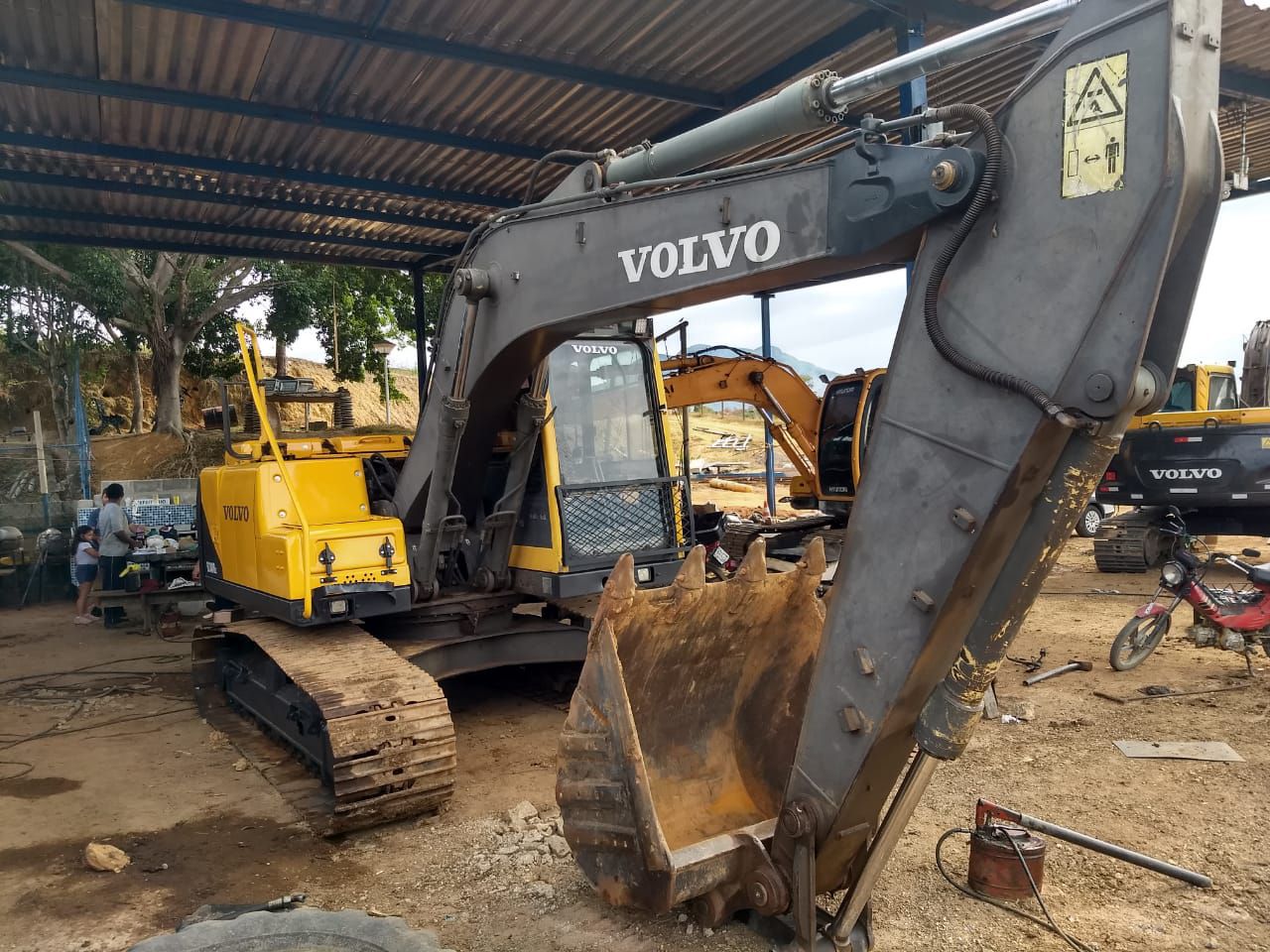 Escavadeira Volvo EC140Blc